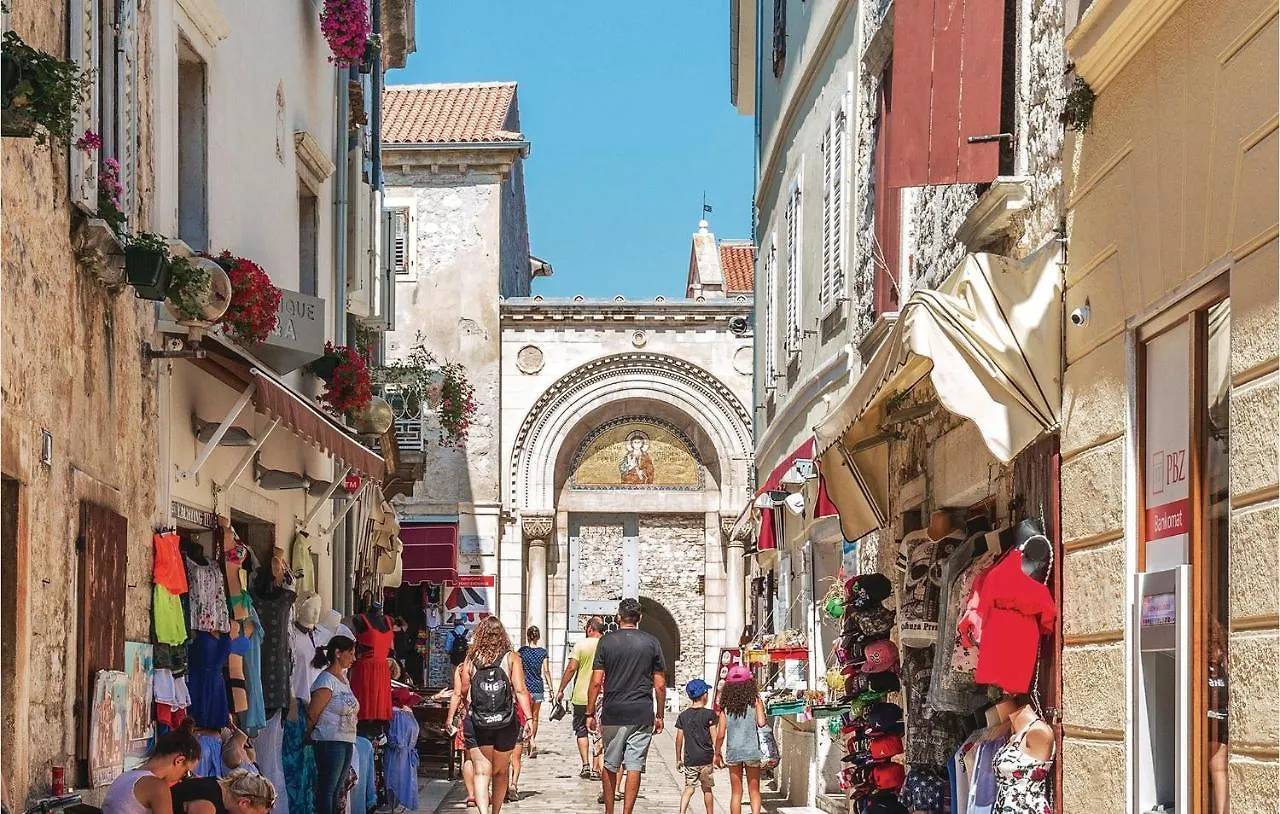 2 Bedroom Amazing Apartment In Porec