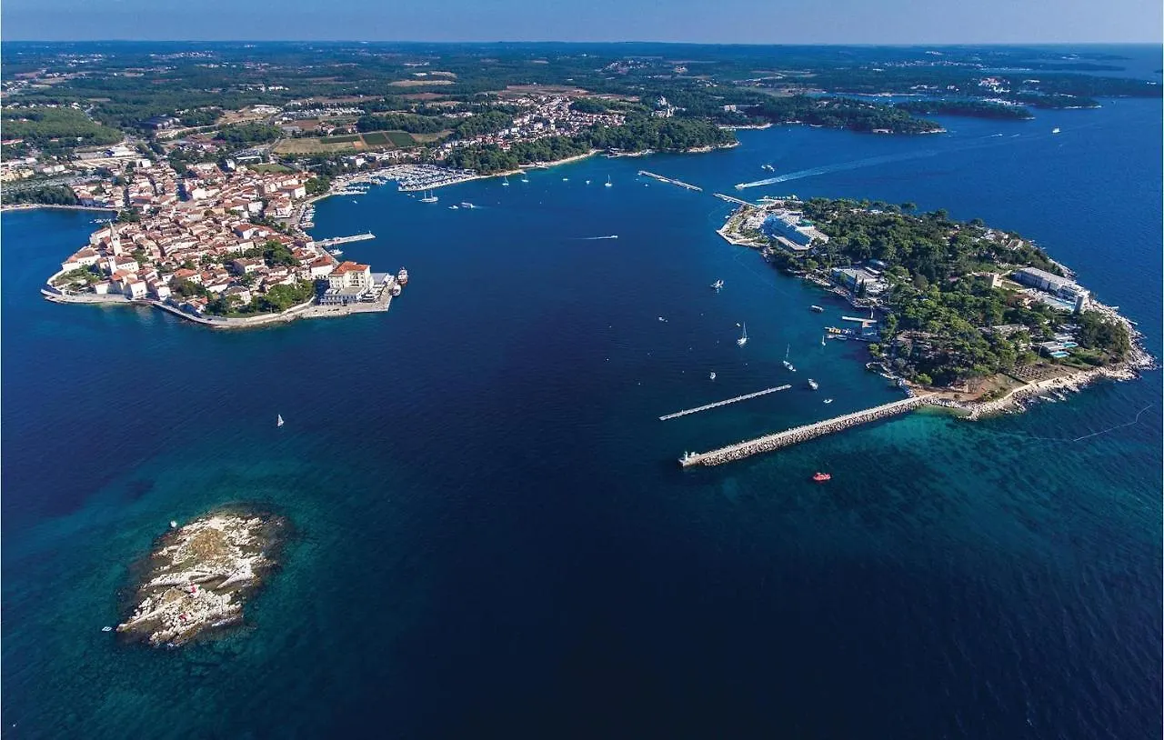 2 Bedroom Amazing Apartment In Porec